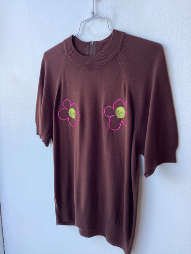 Mock neck Daisy tits sweater tee